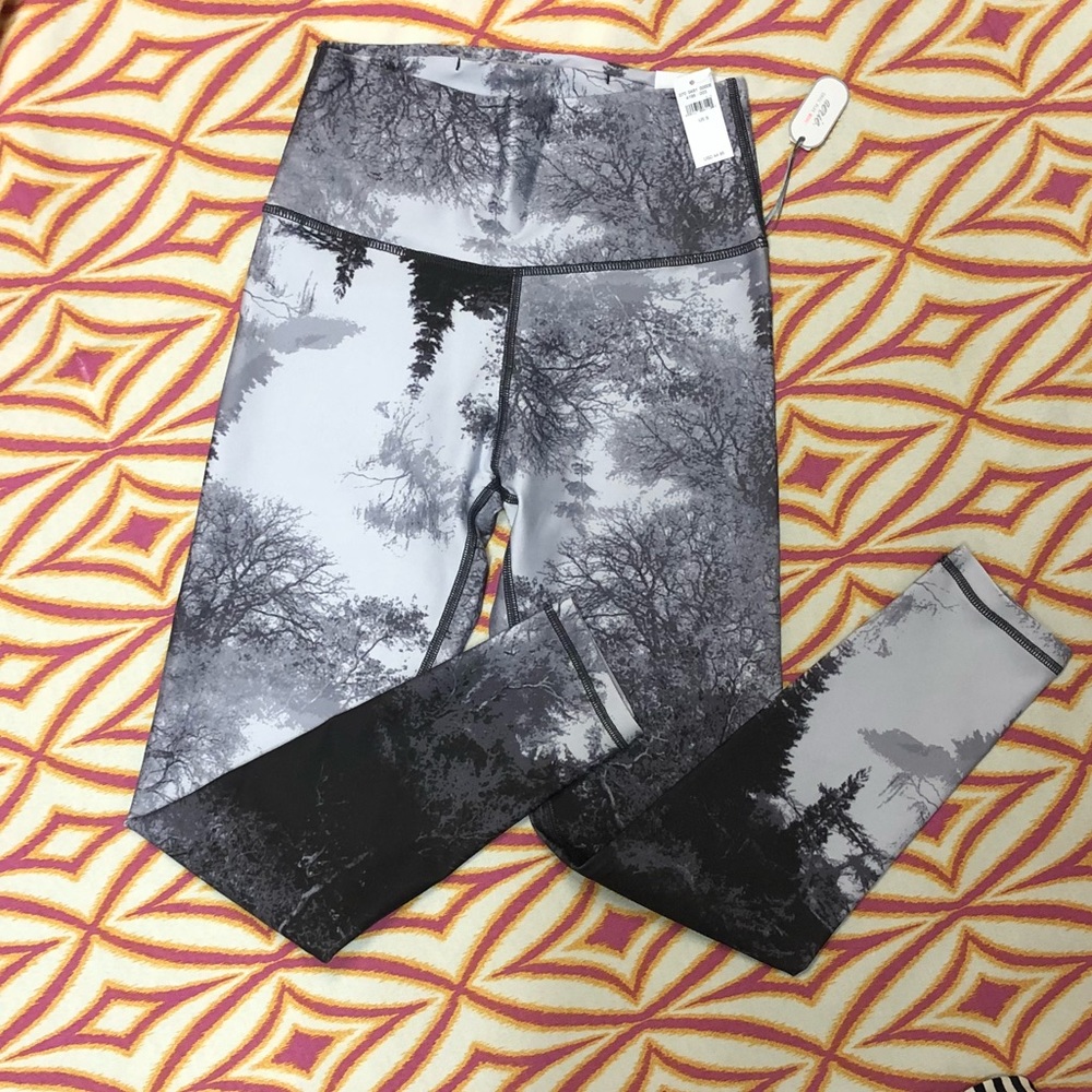 NWT Aerie Hi Rise Leggings-Size Small